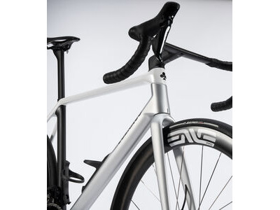 Colnago C72 Disc 2026 Carbon Road Race Bike with Dura Ace Di2, ENVE 4.5 SES click to zoom image