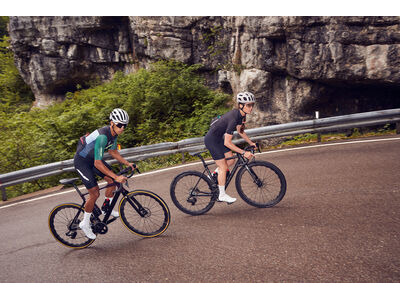 Fulcrum Sharq Carbon Shimano HG11 T/L Disc Brake Road Wheelset click to zoom image