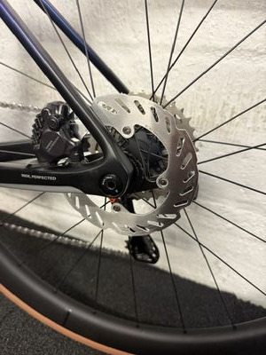 Basso Astra Ultegra Di2 ERE Explorator click to zoom image