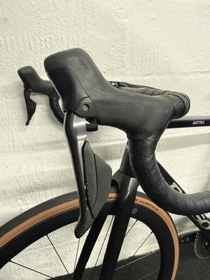 Basso Astra Ultegra Di2 ERE Explorator click to zoom image