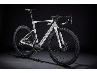 Gusto GTR Sport Legend - Shimano 105 Di2 12 Speed