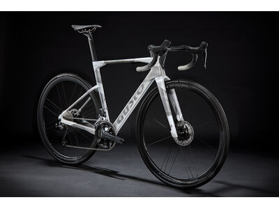 Gusto GTR Max -  Shimano Dura Ace Di2 12 Speed click to zoom image